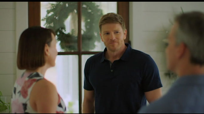 Christmas on the Coast - Her Agent Shows Up
